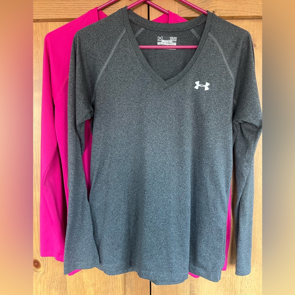 Womens Medium Underarmour Heat gear long sleeve shirts
